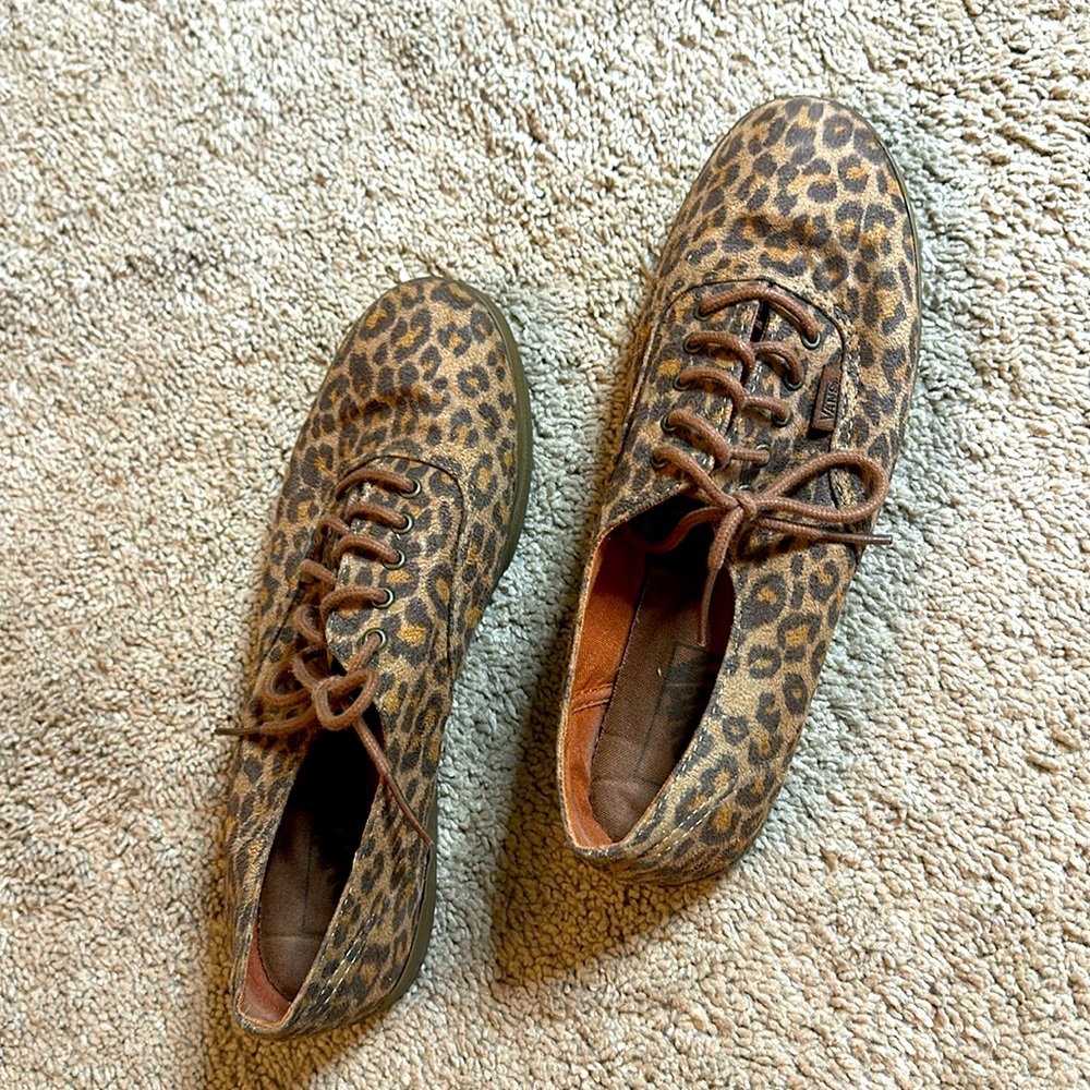 Leopard Vans